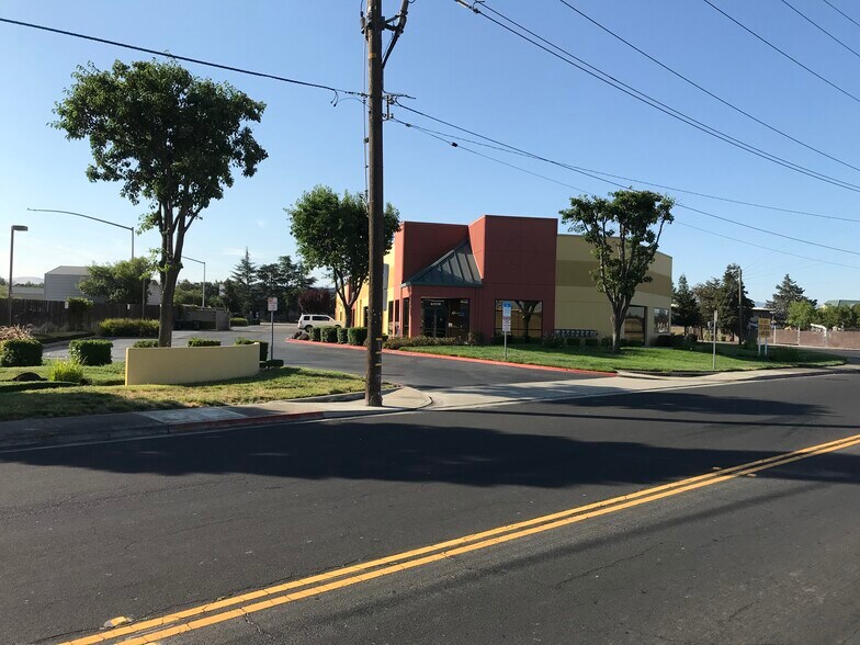 6111 Southfront Rd, Livermore, CA à louer - Photo du bâtiment - Image 3 de 4