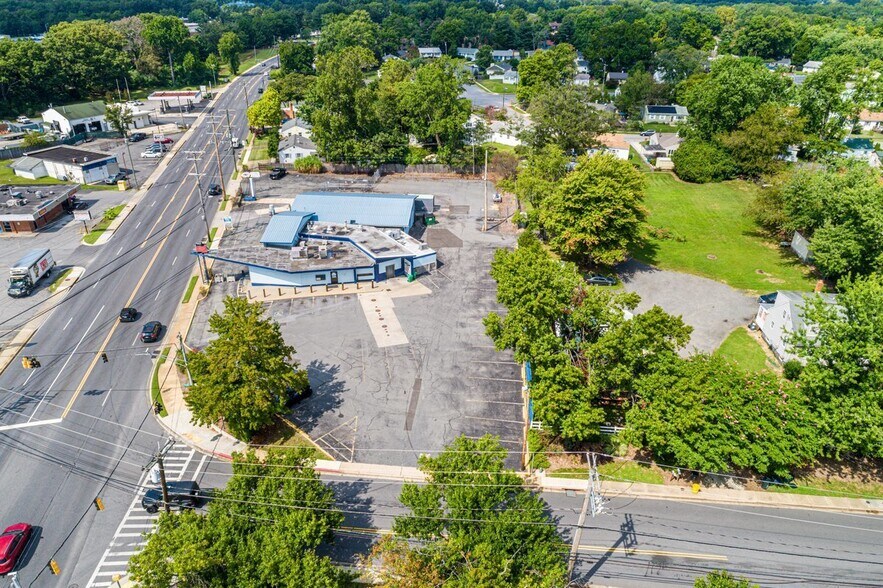 1300 Forest Dr, Annapolis, MD for sale - Building Photo - Image 2 of 9