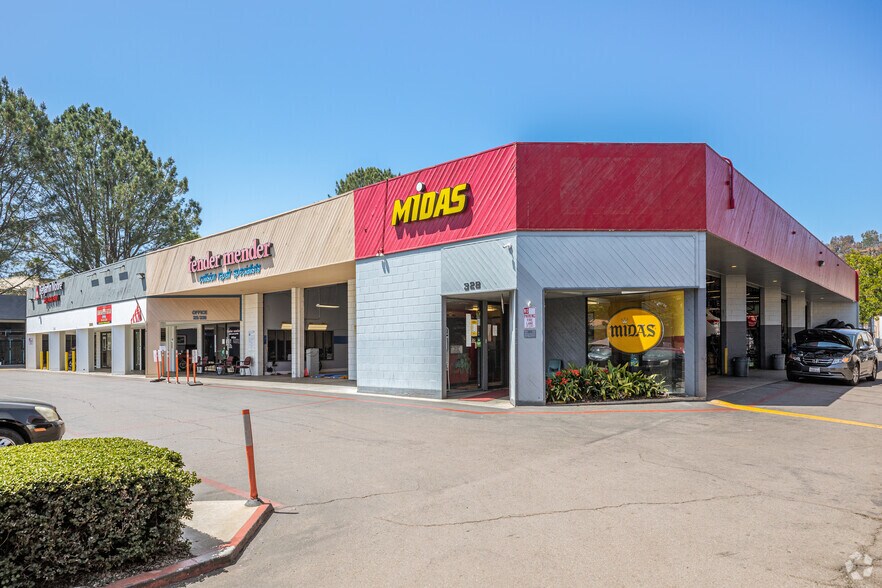318-330 N El Camino Real, Encinitas, CA à louer - Photo du bâtiment - Image 2 de 3