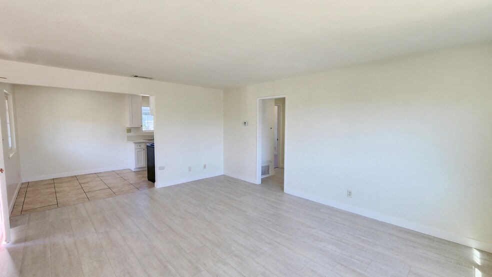 2325 Angela St, Pomona, CA à vendre - Photo intérieure - Image 3 de 67