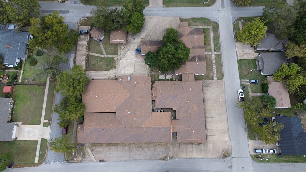 108 W Hickory St, Kaufman, TX à vendre - Photo du bâtiment - Image 3 de 7