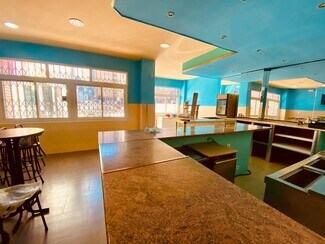 Plus de détails pour Commerce de détail à louer