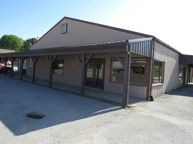 756 Lakeshore Dr, Scottsburg, IN à vendre - Photo principale - Image 1 de 144