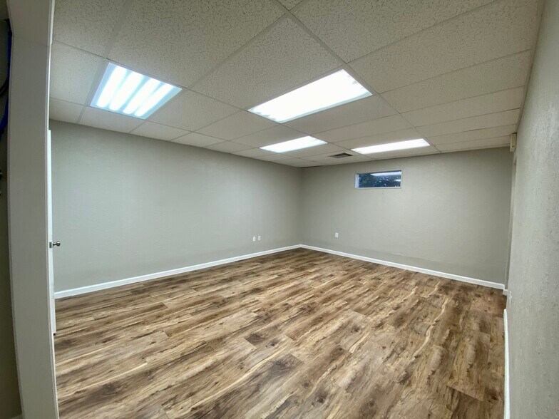 3625-3695 Calder Ave, Beaumont, TX à louer - Photo du bâtiment - Image 3 de 8