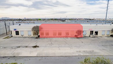 5903-5929 Distribution, San Antonio, TX à louer Photo intérieure- Image 1 de 18