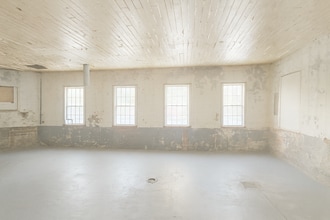 12830 Lake Blvd, Lindstrom, MN for lease Interior Photo- Image 2 of 4