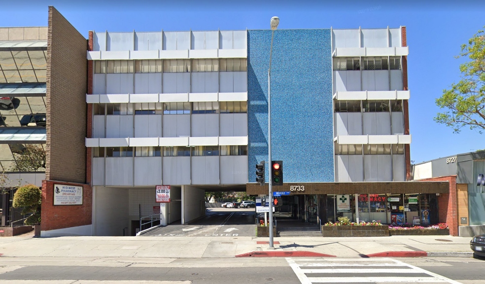 8733 Beverly Blvd, Los Angeles, CA à vendre - Photo du bâtiment - Image 1 de 1