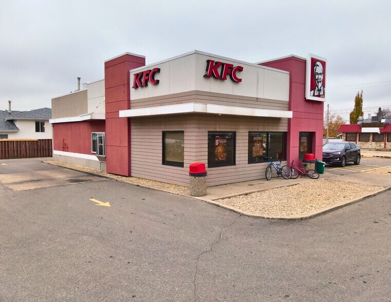 100 Ave, Morinville, AB for sale - Primary Photo - Image 1 of 1