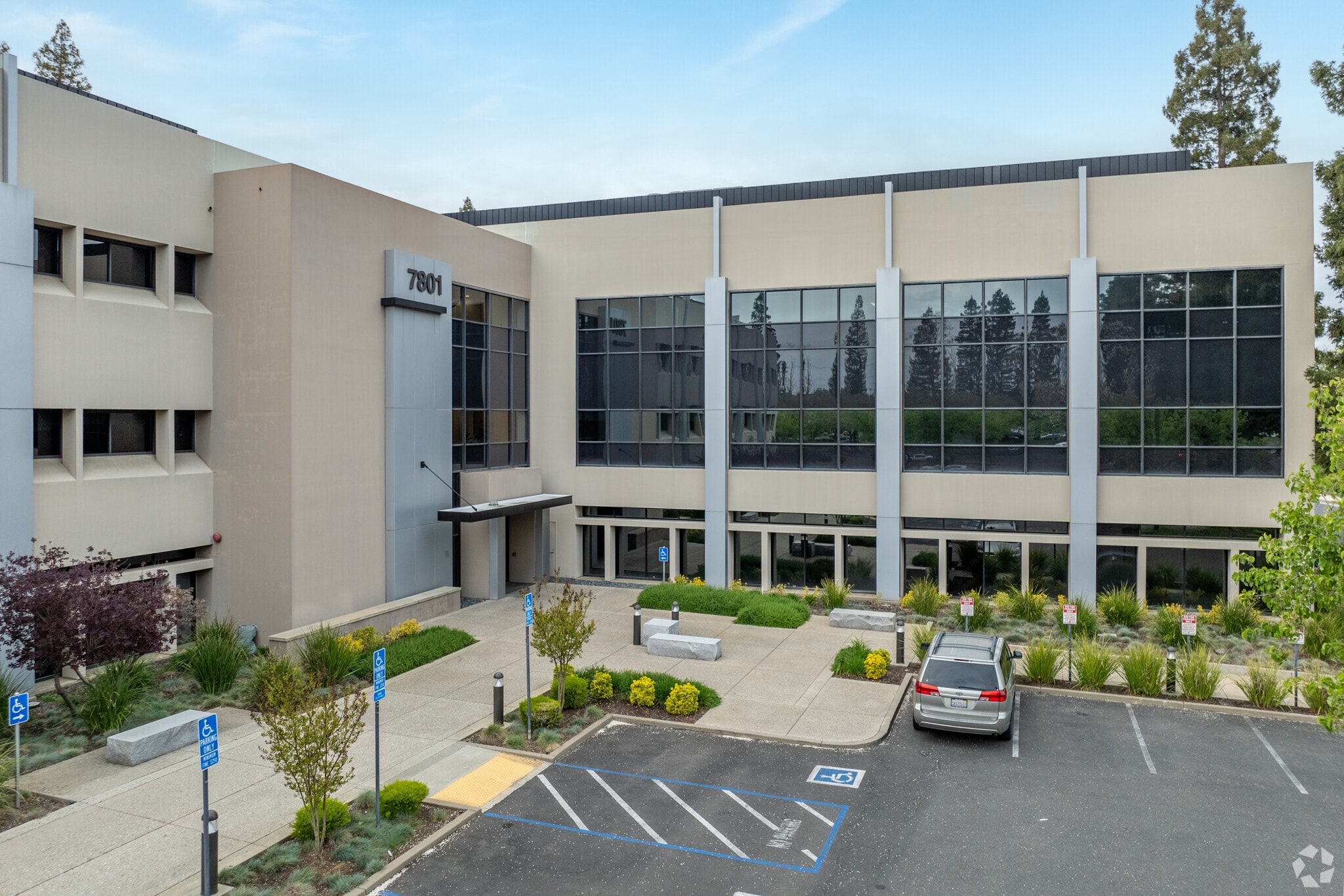 7801 Folsom Blvd, Sacramento, CA for lease Building Photo- Image 1 of 7