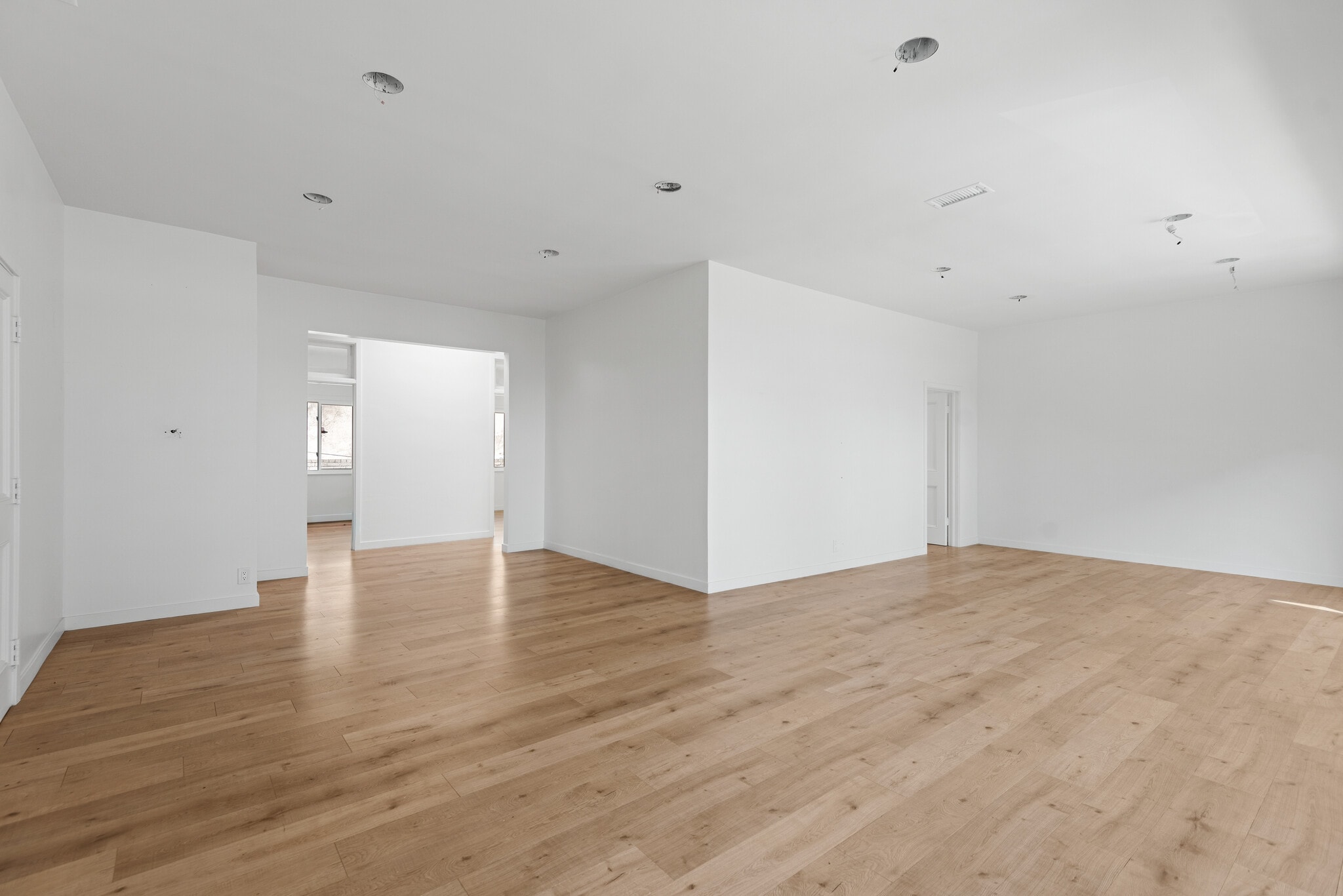 8519-8527 W Sunset Blvd, West Hollywood, CA for lease Interior Photo- Image 1 of 4