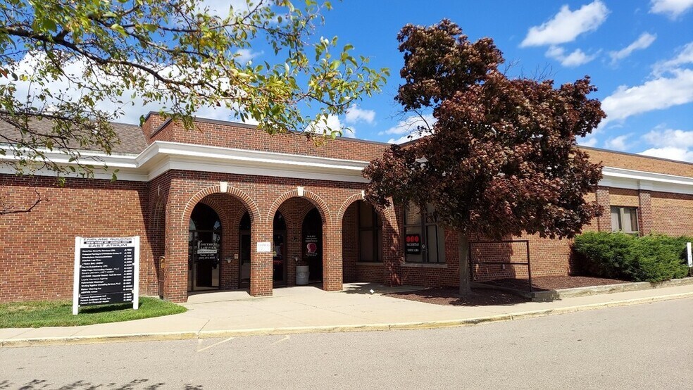 3815 W Saint Joseph St, Lansing, MI à louer - Photo du bâtiment - Image 1 de 8