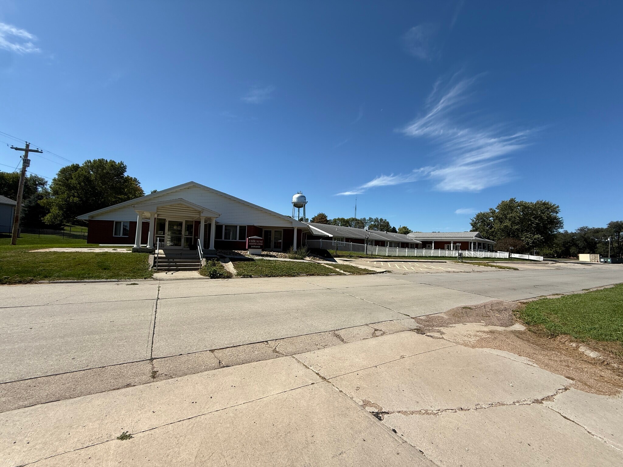 702 Cedar Ave, Laurel, NE for sale Primary Photo- Image 1 of 44