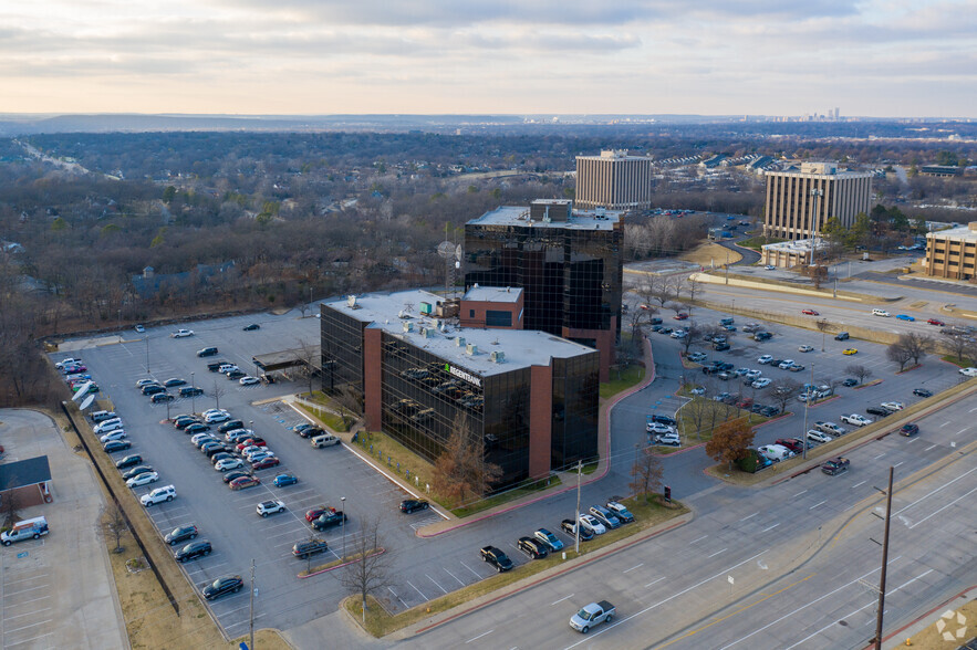 7136 S Yale Ave, Tulsa, OK for lease - Building Photo - Image 3 of 4