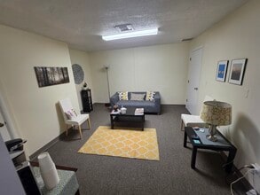 146 Elm St, Cheshire, CT à louer Photo intérieure- Image 2 de 6