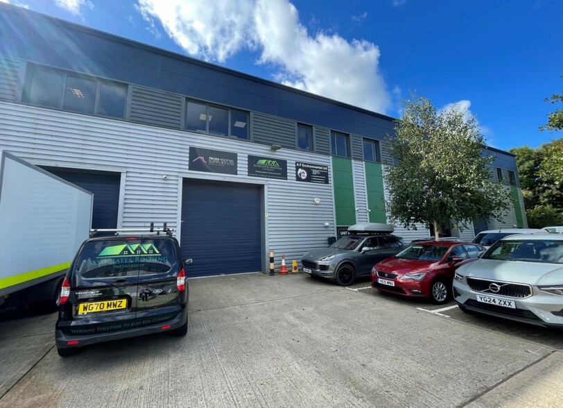 Whiteleaf Rd, Hemel Hempstead for lease - Building Photo - Image 1 of 7