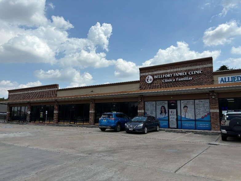 12923 W Bellfort Blvd, Sugar Land, TX for lease - Building Photo - Image 2 of 5