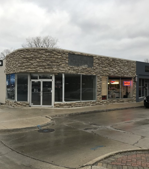 26001 Coolidge Hwy, Oak Park, MI for lease - Primary Photo - Image 1 of 1