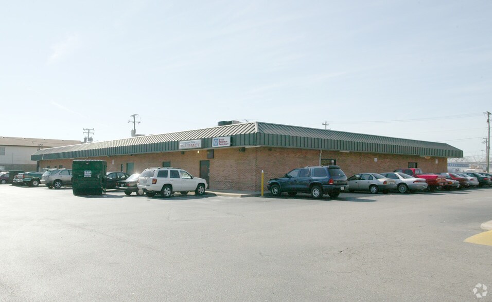 7930 Chesapeake Blvd, Norfolk, VA à vendre - Photo du bâtiment - Image 2 de 2