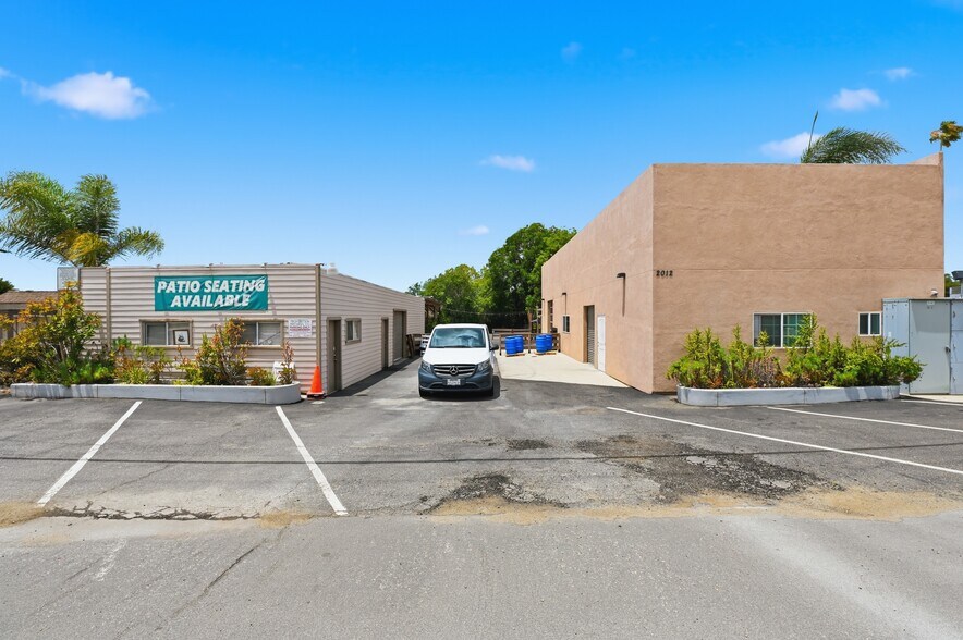 2004-2012 E. Vista Way portefeuille de 2 propriétés à vendre sur LoopNet.ca - Photo du bâtiment - Image 3 de 17