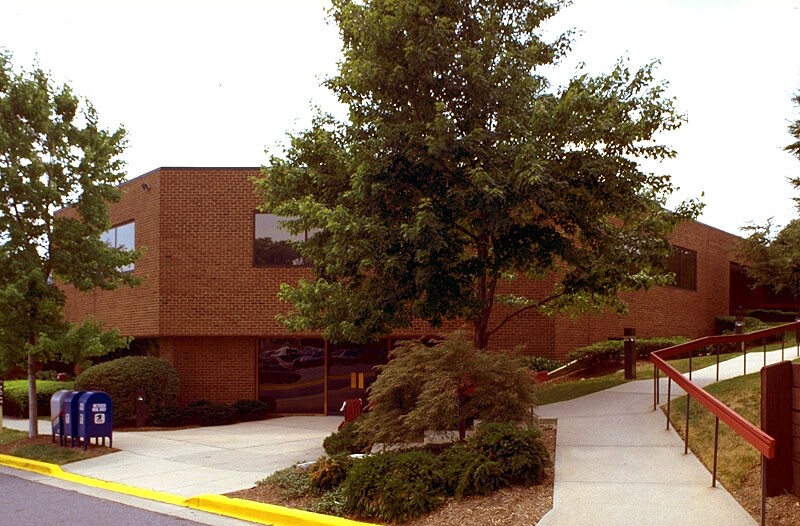 1734 Elton Rd, Silver Spring, MD à louer - Photo du bâtiment - Image 2 de 3