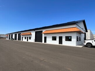 Plus de détails pour 823 21st Ave NE, Saint Joseph, MN - Industriel à louer