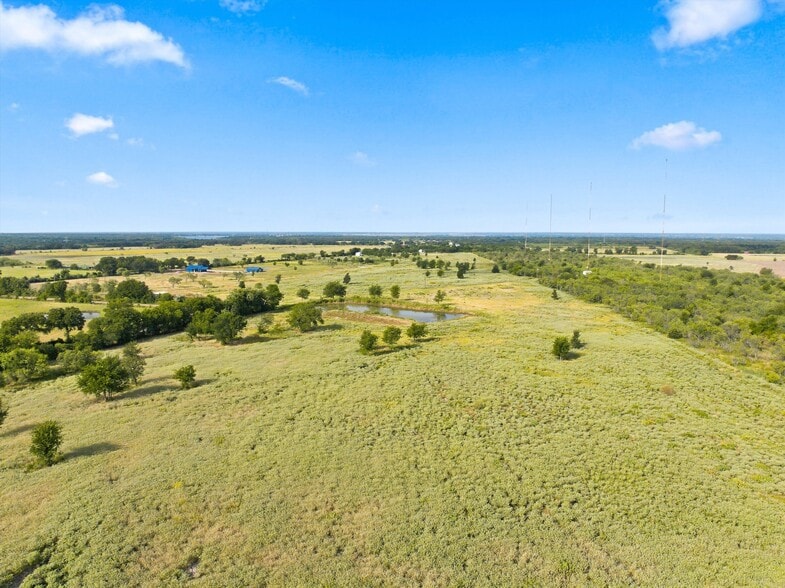 1010 Mt Moriah rd, Riesel, TX à vendre - Photo du bâtiment - Image 2 de 40