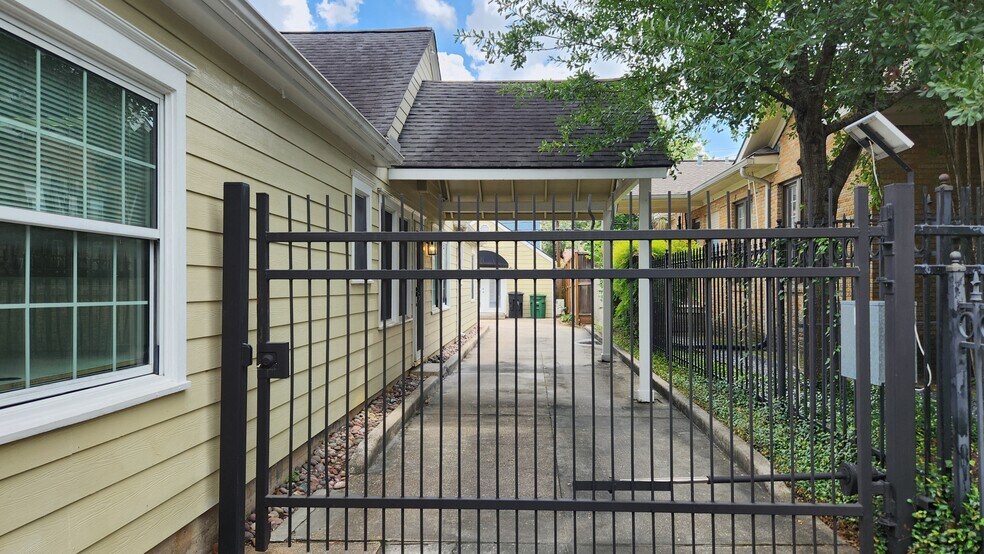 826 Heights Blvd, Houston, TX à vendre - Photo du bâtiment - Image 2 de 50