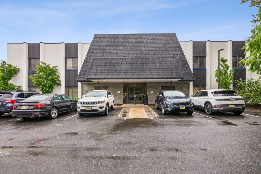 219 South St, New Providence, NJ for lease - Building Photo - Image 2 of 7