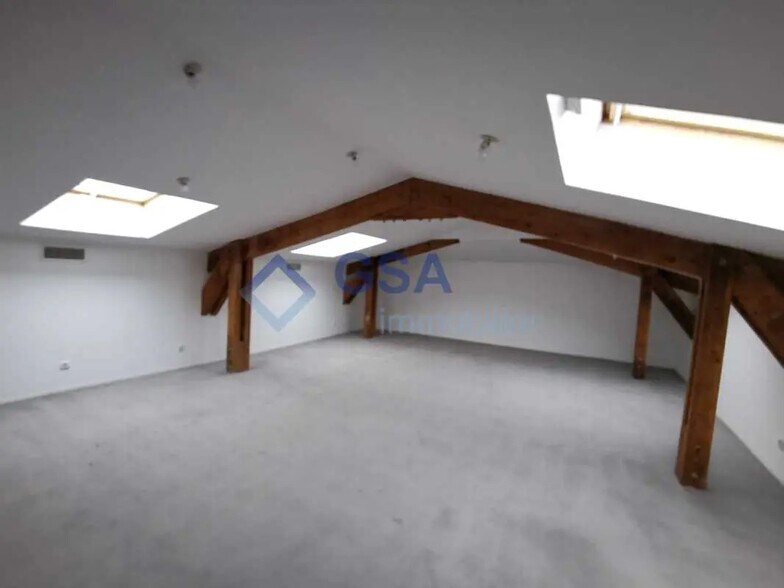 Bureau dans Dammarie-les-Lys à louer - Photo intérieure - Image 2 de 6