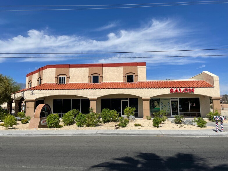 32475 Date Palm Dr, Cathedral City, CA à louer - Photo principale - Image 3 de 70