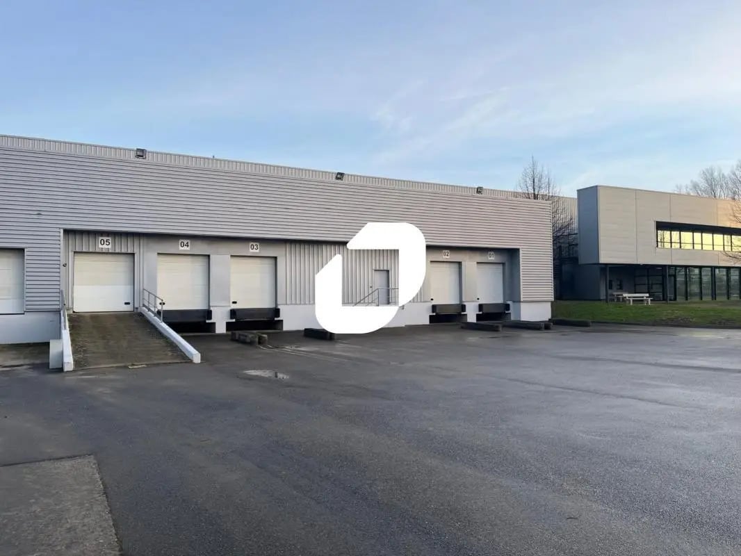 Industrial in Wissous for lease Building Photo- Image 1 of 16