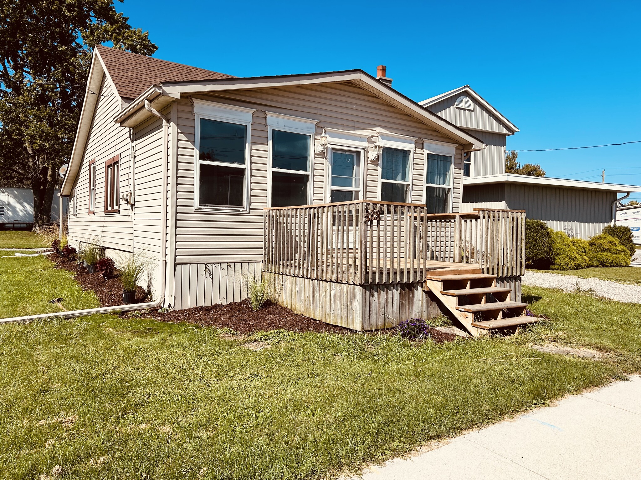 138 Borden Ave, Belmont, ON for sale Building Photo- Image 1 of 4