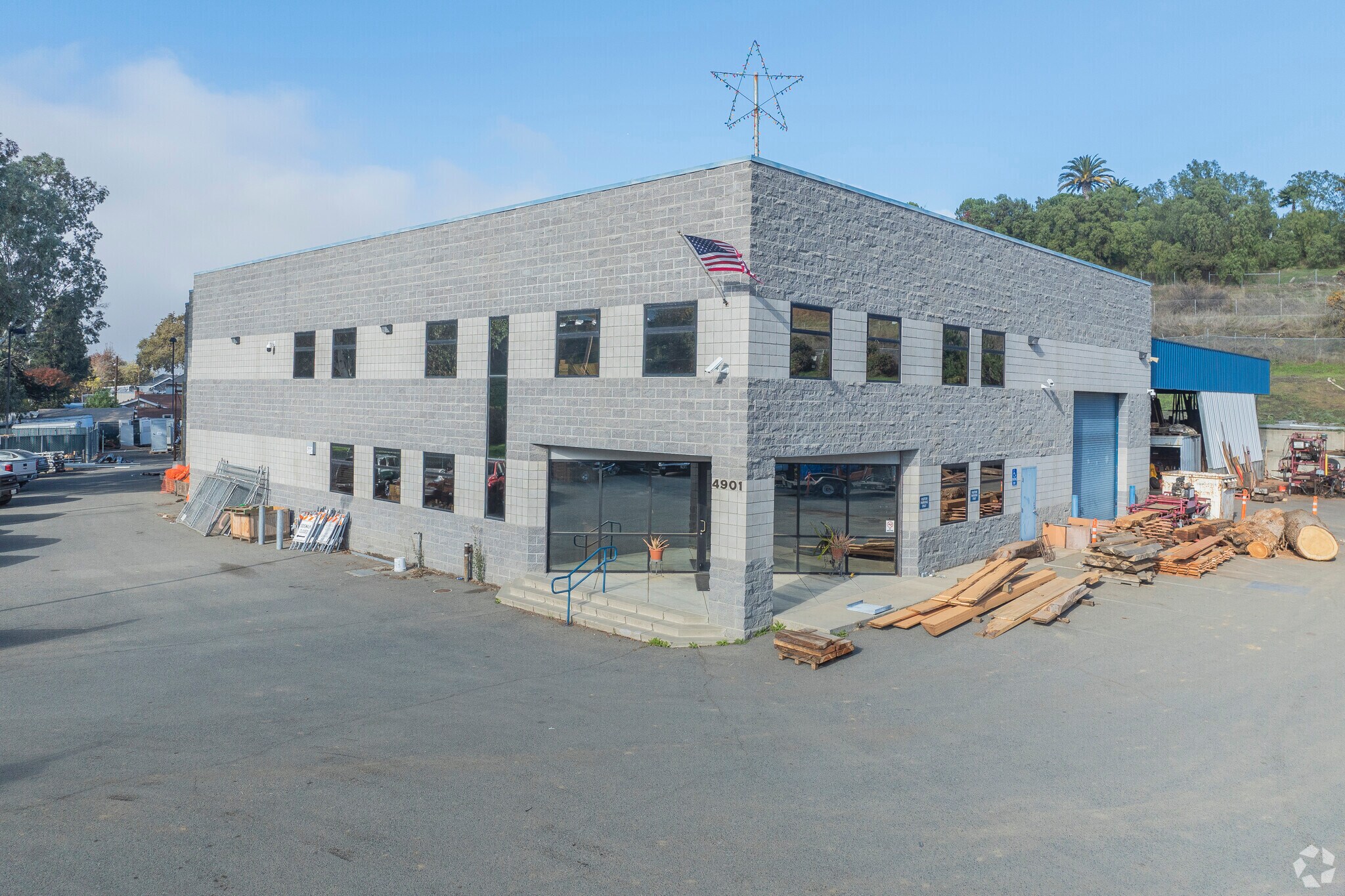 4901 Pacheco Blvd, Martinez, CA à louer Photo du bâtiment- Image 1 de 11