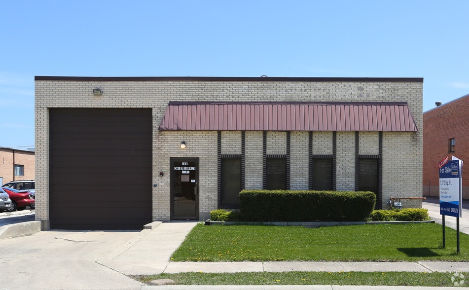 185 Martin Ln, Elk Grove Village, IL for sale - Building Photo - Image 1 of 4
