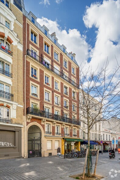 98 Rue Jean-Pierre Timbaud, Paris for sale - Building Photo - Image 2 of 3