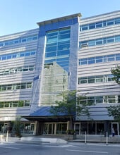 410 Adelaide St W, Toronto, ON for lease Building Photo- Image 2 of 9