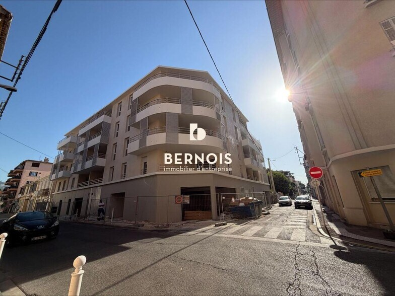 Retail in Toulon for sale - Building Photo - Image 2 of 4