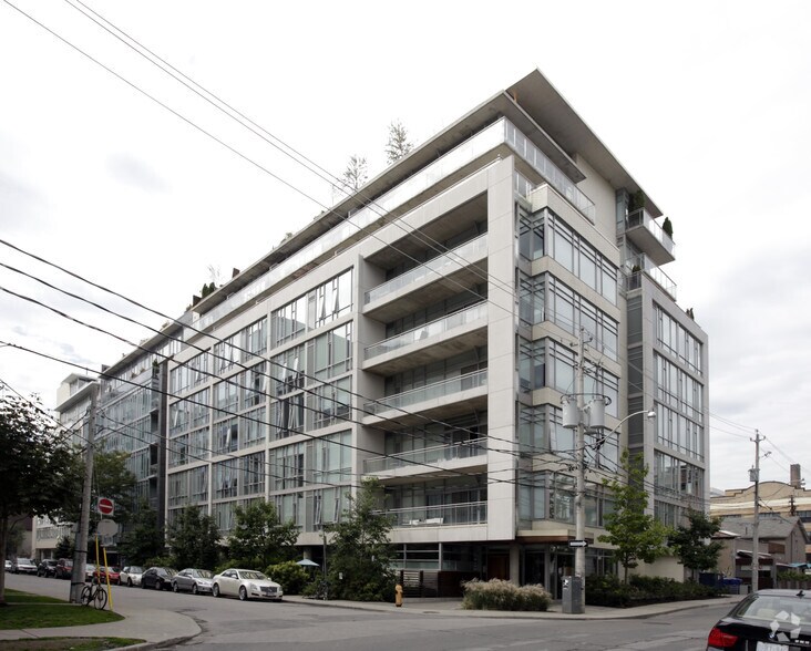 66 Portland St, Toronto, ON for sale - Primary Photo - Image 1 of 1