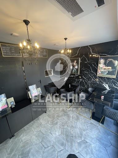 Retail in Paris for sale - Interior Photo - Image 1 of 5