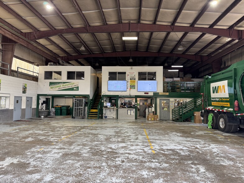 10701 Todd St, Houston, TX for lease - Building Photo - Image 3 of 4