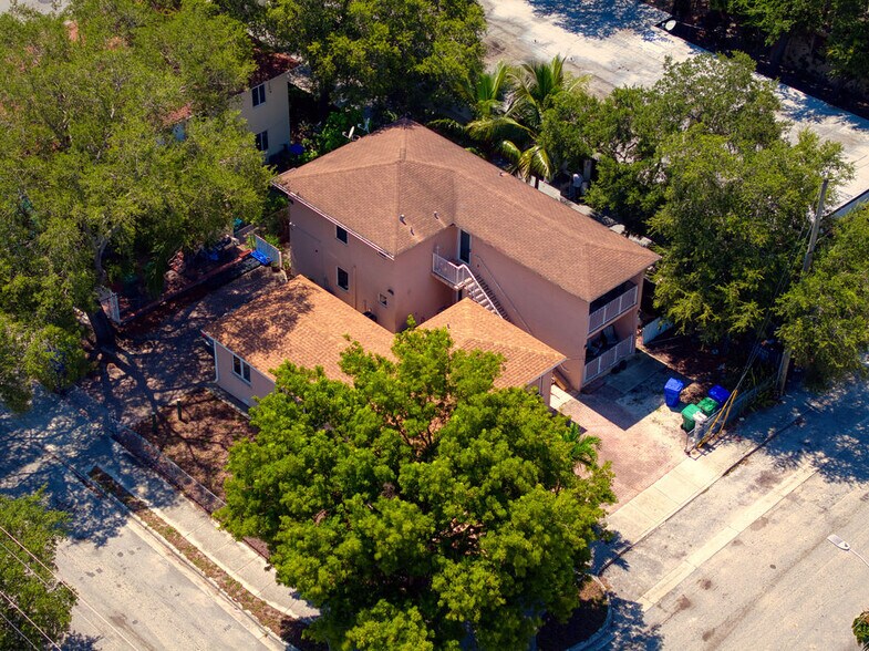 5500 NE Miami Ct, Miami, FL à vendre - Photo du bâtiment - Image 2 de 5