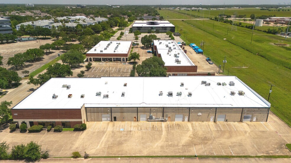 1100 Hercules Ave, Houston, TX à louer - Photo du bâtiment - Image 2 de 8