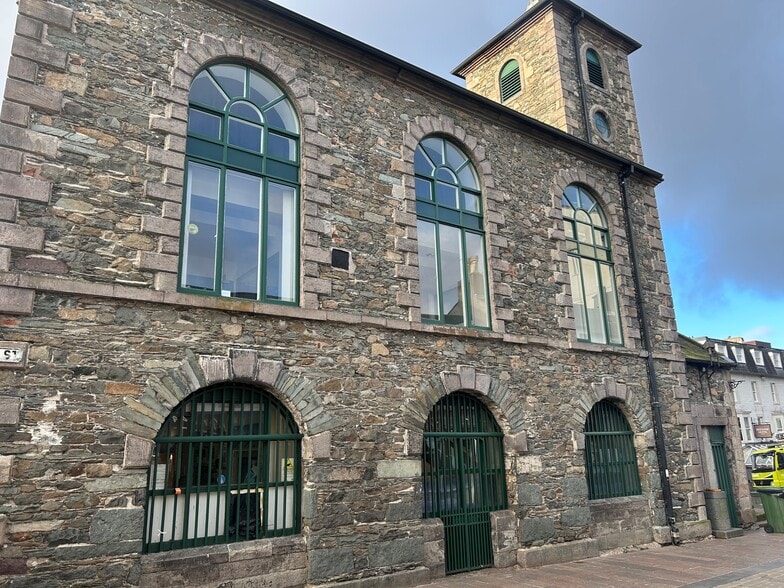 Market Sq, Keswick à louer - Photo du bâtiment - Image 2 de 7