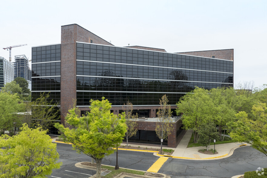 1902 Campus Commons Dr, Reston, VA for lease - Building Photo - Image 1 of 17