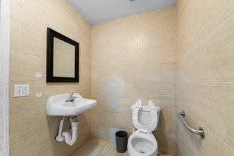 1380 SW Westpark Dr, Bentonville, AR for lease Interior Photo- Image 2 of 6
