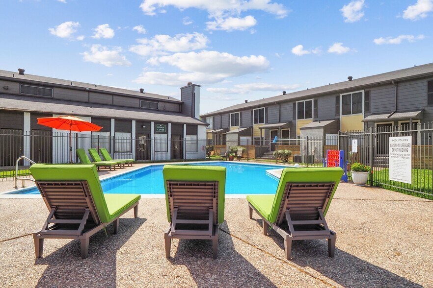 4405 N Navarro St, Victoria, TX à vendre - Photo du bâtiment - Image 2 de 11