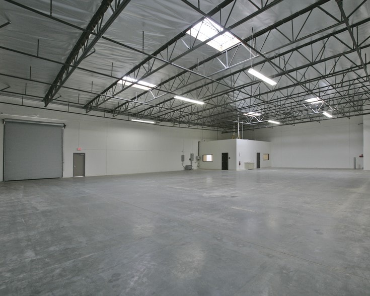 16820-16900 S Main St, Gardena, CA for lease - Interior Photo - Image 3 of 8