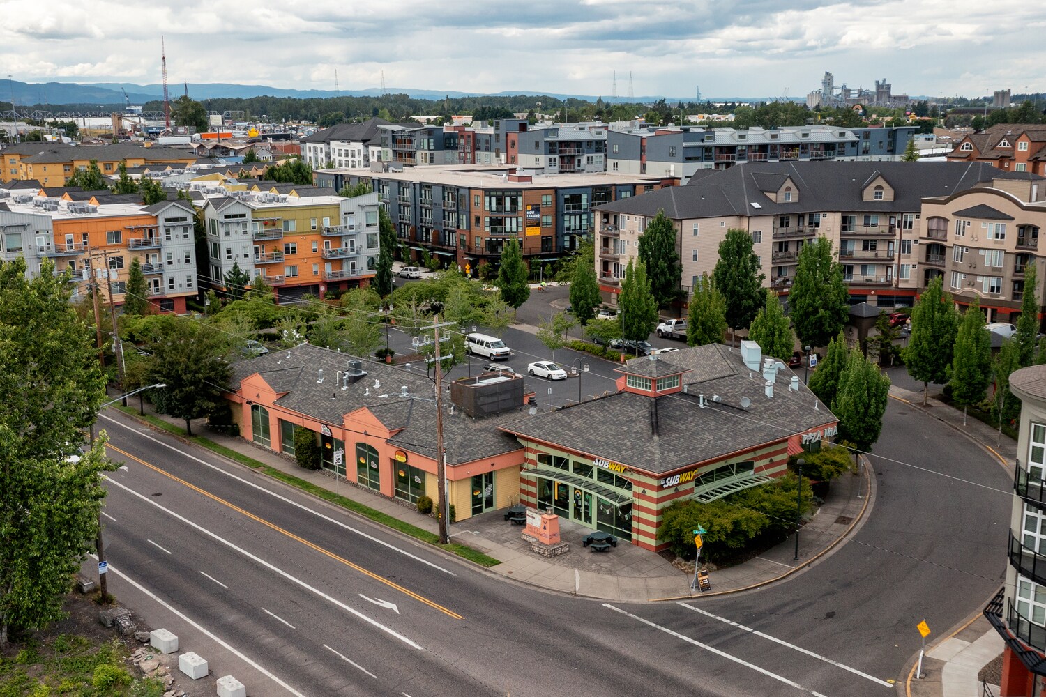 925 N Anchor Way, Portland, OR à louer Photo du bâtiment- Image 1 de 8