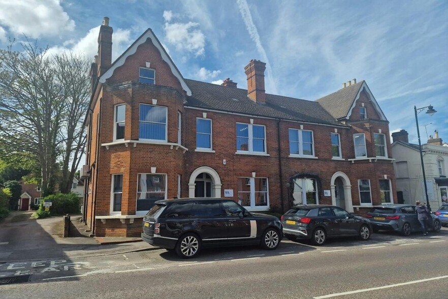 High St, Hartley Wintney for lease - Building Photo - Image 1 of 4