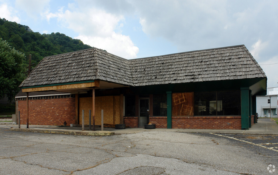 9703 Maccorkle Ave, Marmet, WV for lease - Primary Photo - Image 1 of 2